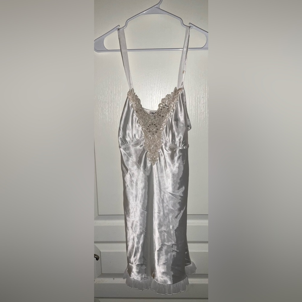 Linea Donatela vintage nightgown with ruffled bottom and tie back